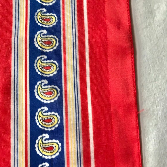 Vintage Italian Paisley Scarf Handkerchief Polyester Made Italy Red White Blue - Picture 10 of 11